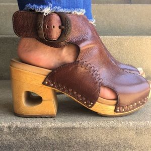 LIKE NEW Dansko Limited Edition Octavia Brown Tumbled Calf. Box & cloth bag